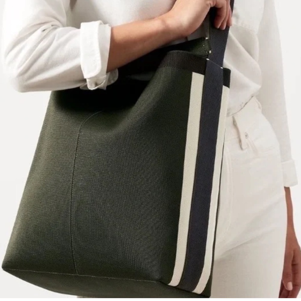 Like New- Rothy’s Bucket Bag